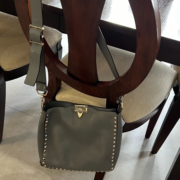 Valentino Garavani Rockstud Messeger Crossbody Bag Womens.. 100% Authentic..